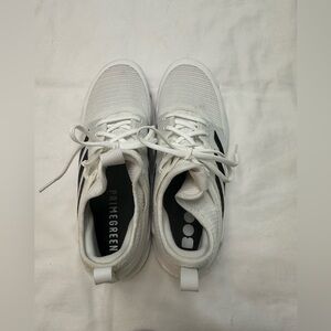 Adidas mid-flight volleyball shoes. Crazy flight New without box